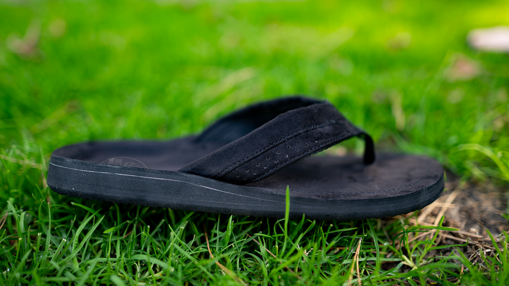 More on the scourge of Flip Flops. Riding the inside edge of the sandal.  Mystery hunting with Dr. Allen. — The Gait Guys